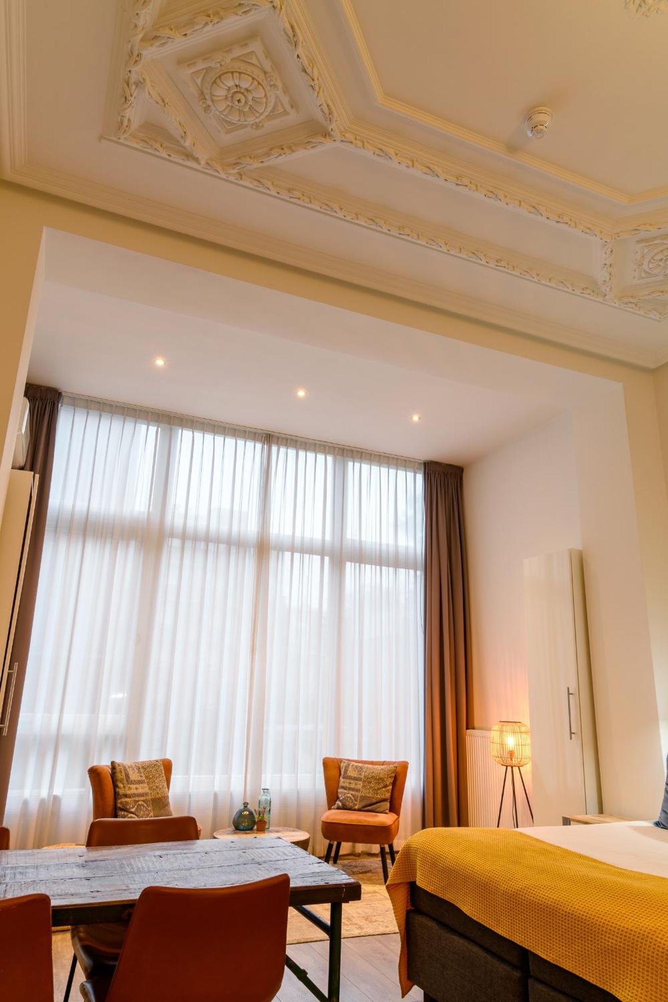 Hotel Oranjestaete Неймеген Экстерьер фото